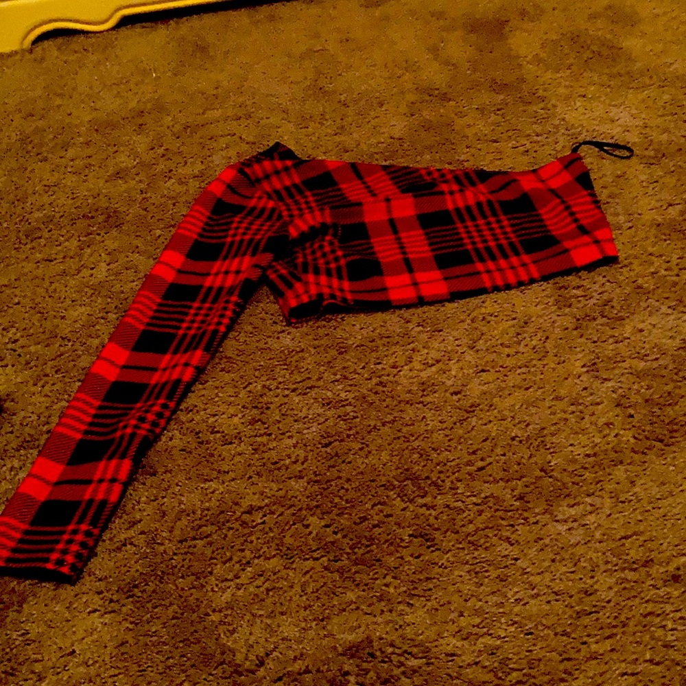 Red cropped shirt